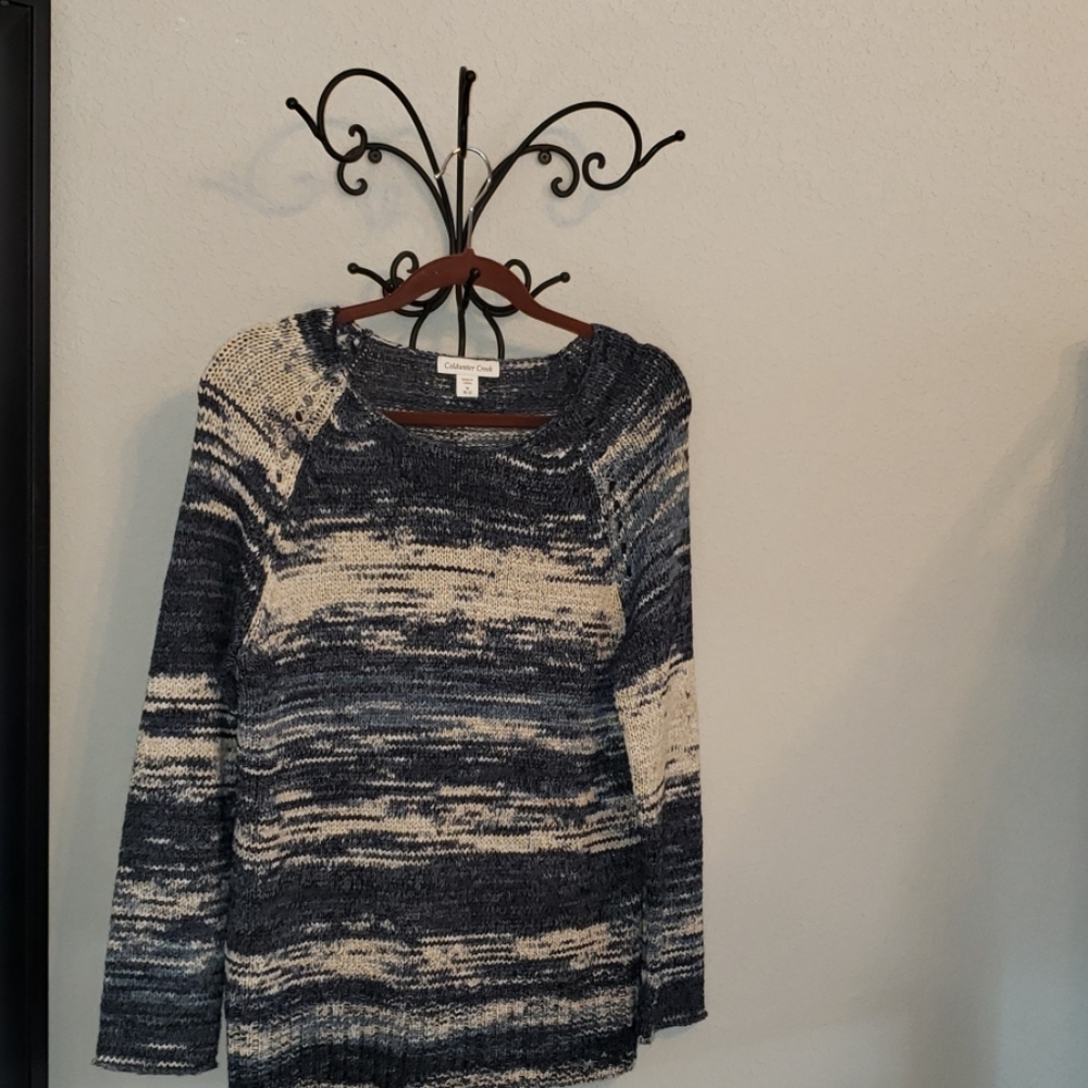 Ladies pullover sweater